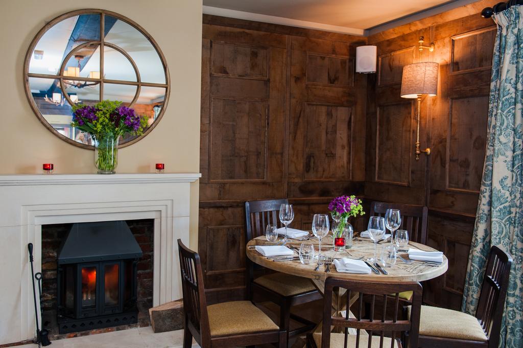 The White Hart, Overton Overton  Exterior photo